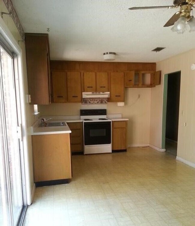 110 Briarwood Dr