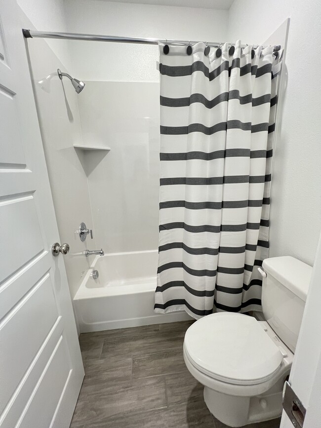 Photo - 8877 Monroe Dr