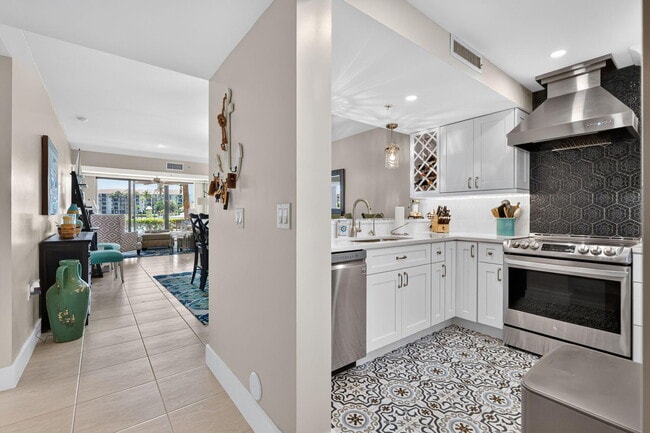 Photo - 2401 Marina Isle Way Unit 105