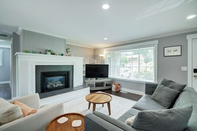 Photo - 5bd/2.5ba Edmonds Home