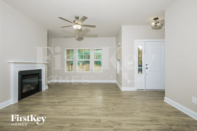 Photo - 744 Lightrail Dr