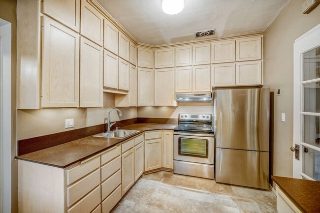 Photo - Montlake/Madison Park Area | Remodeled 3 Bed + Bonus Spaces | Arboretum Access