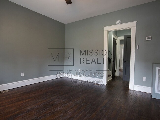 Photo - 1005 Bank St