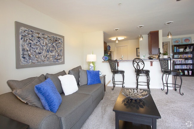 2BR,2BR,-1216SF CHESAPEAKE -