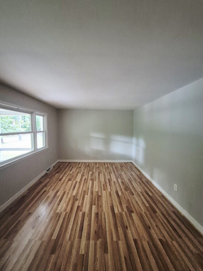 Photo - 3041 Clintwood Rd
