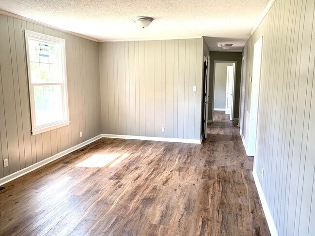 Photo - 512 Kellia Dr