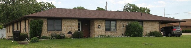 Building Photo - 1063 Neil Cir N Unit 1063 Neil Cir Rental