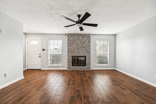 Photo - 3013 Beecave Dr