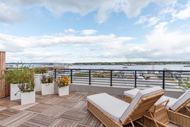 Hobson's Landing Phase 2: top floor corner penthouse. - 387 Commercial St Unit Penthouse