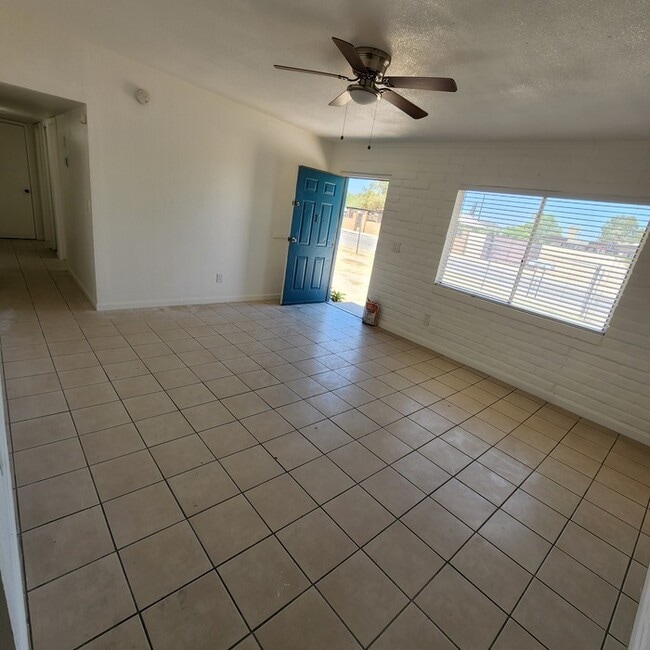 Photo - 301 W Alaska St