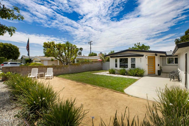 863 S Vecino Dr