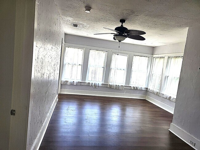 Photo - 125 Palm Pl Unit B