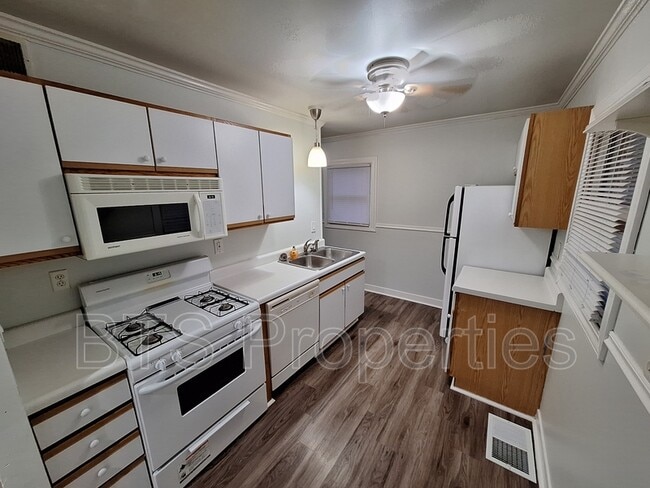Photo - 921 W Purtscher Dr