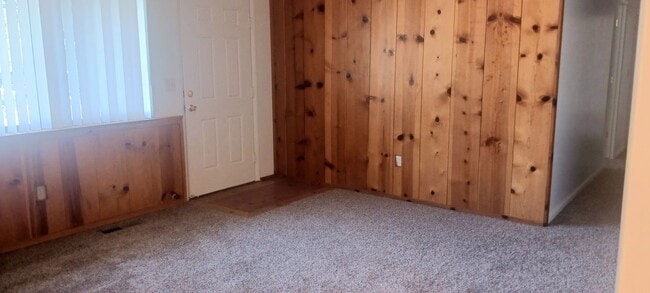 Photo - Three Bedroom w/ Fireplace and large back yard!