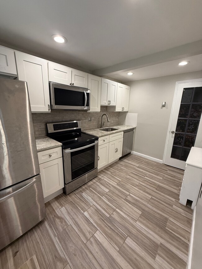 2633 E Monmouth St Unit 1