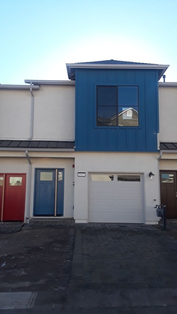 Townhome with garage and double en-suite! - Townhome with garage and double en-suite!