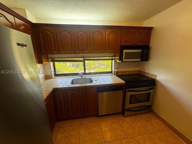Photo - 17011 N Bay Rd Unit 412
