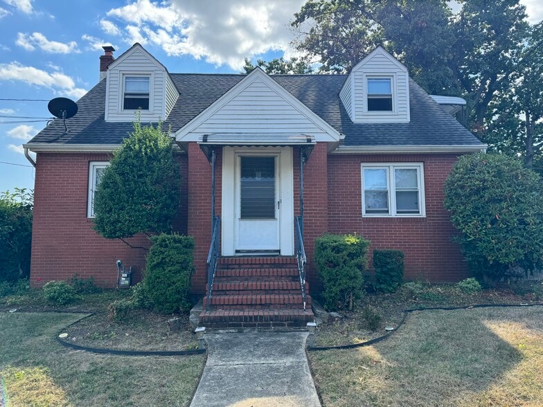 653 Amboy Ave