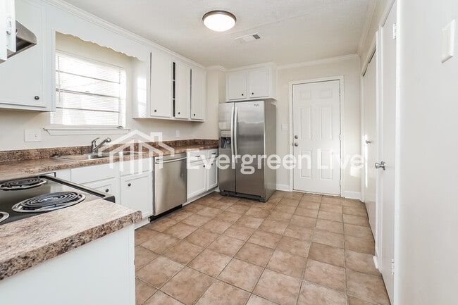 Photo - 414 Shenandoah Rd N