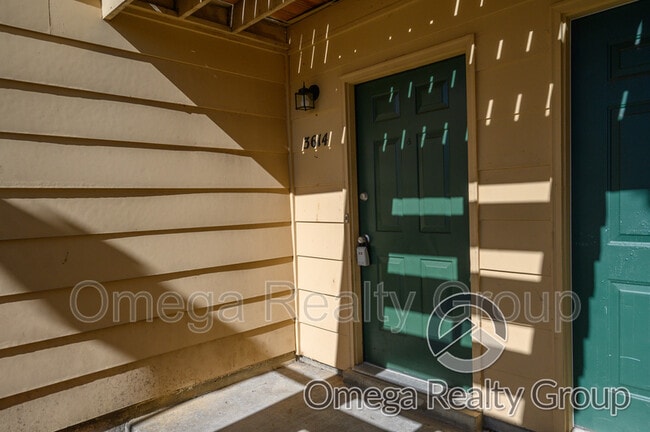 Photo - 3614 Castle Ridge Rd