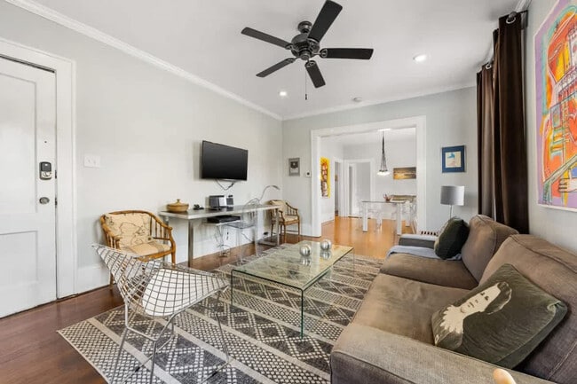 Photo - 536 Hawthorne Ln Unit ID1331019P