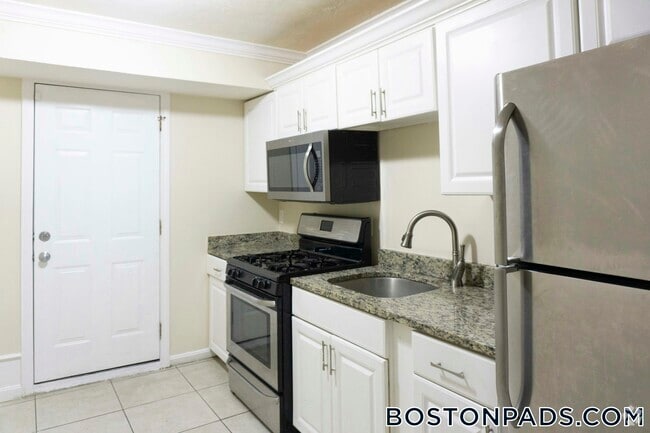 Building Photo - 712 Shawmut Ave Unit 1R Rental