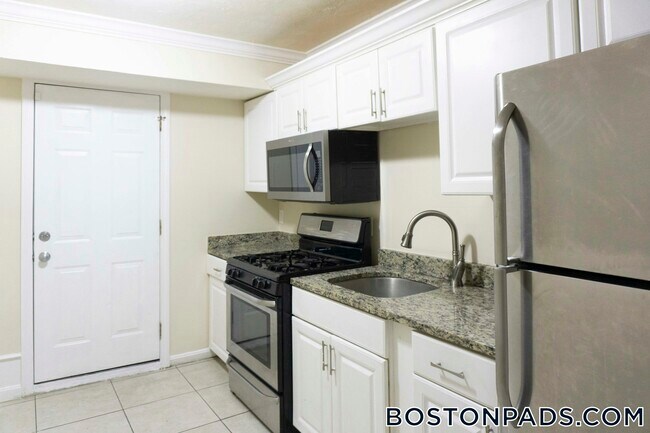 Building Photo - 712 Shawmut Ave Rental
