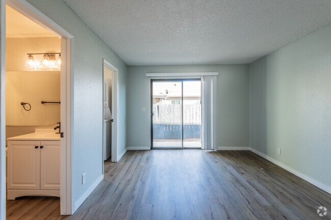 1BR, 1BA