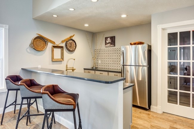 Leasing Office
