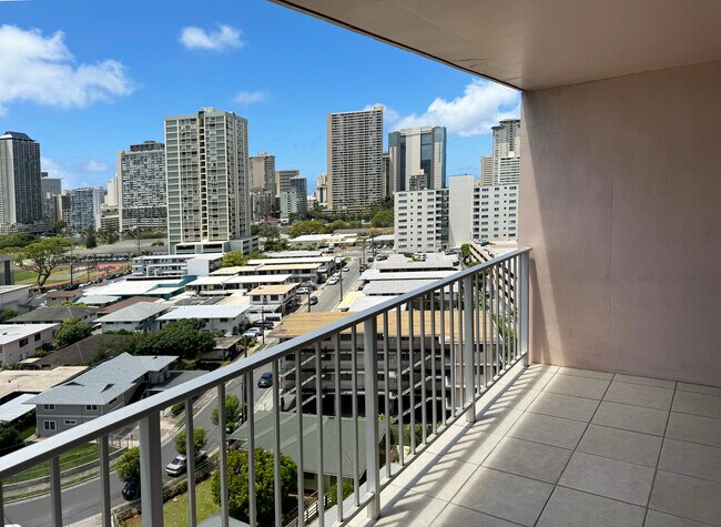 Lanai Waikiki View - 2439 Kapiolani Blvd Unit 1002