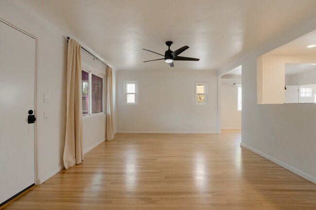 Photo - 205 Richmond Dr SE