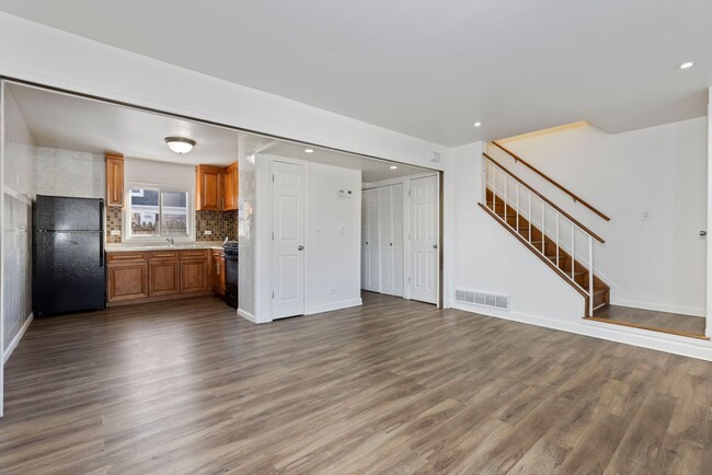 Photo - 1533 McKool Ave