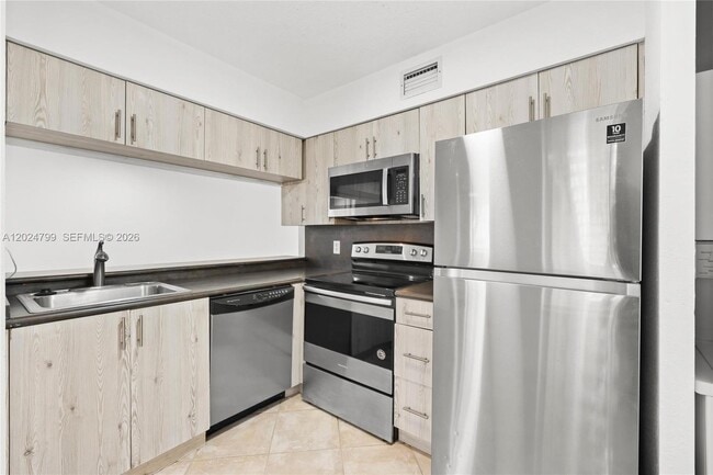Photo - 1025 Coral Club Dr Unit 1025