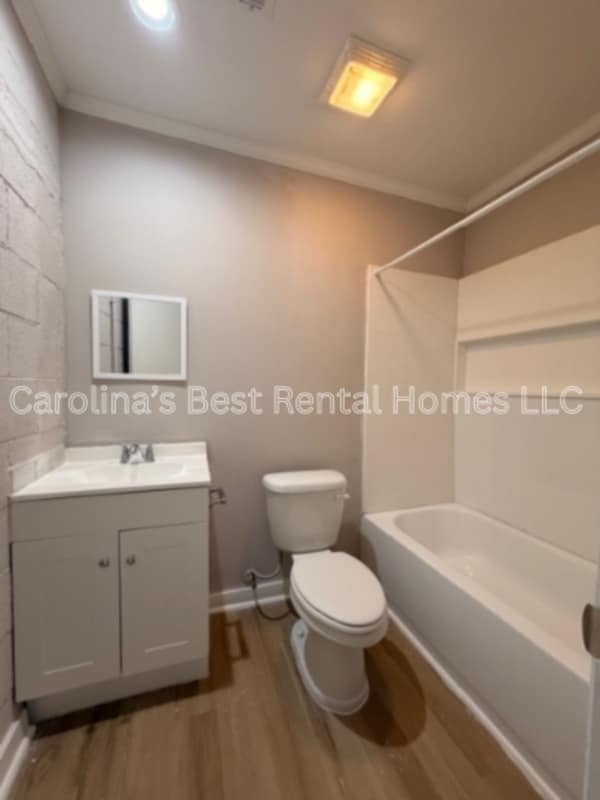 Photo - 621 Milligan St