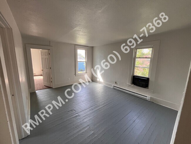 129 E Woodland Ave