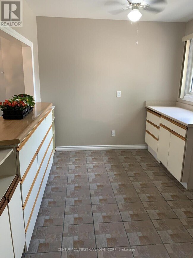 Photo - 51 Sholto Dr