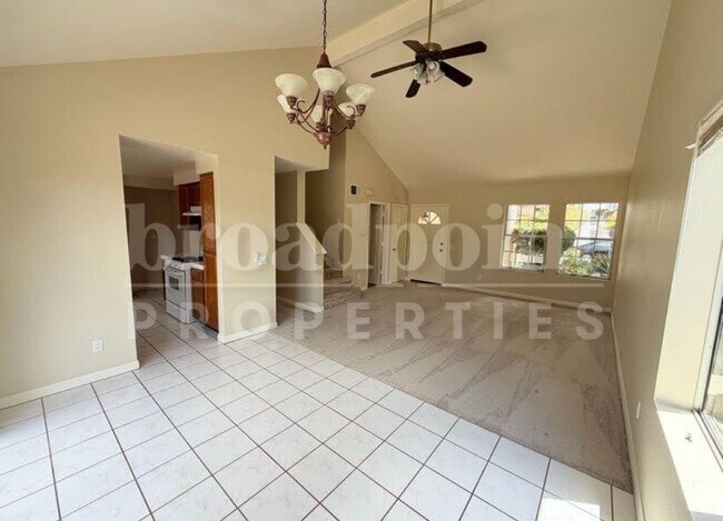 Photo - 988 W 15th Ave