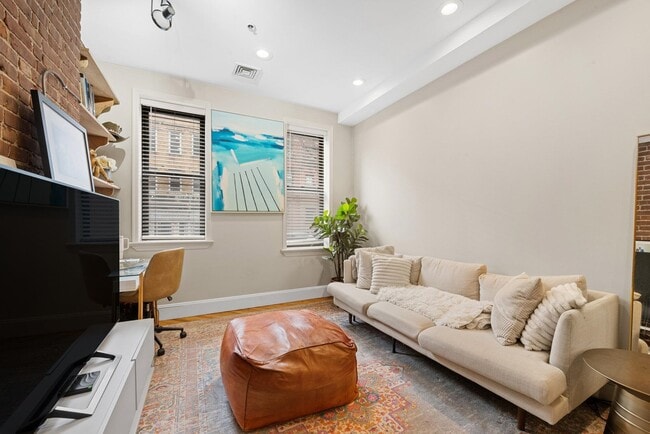 Photo - 123 Willow Ave Unit 2