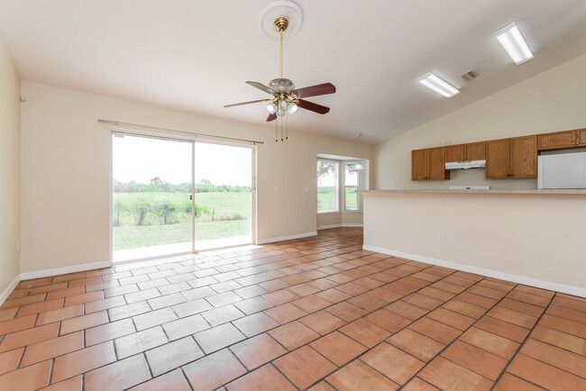 Photo - 1001 Gary Dr