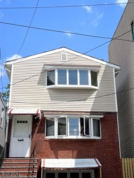 Building Photo - 10 Roosevelt Terrace Rental