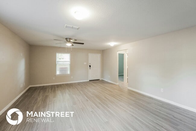 Photo - 4800 Baldwin St