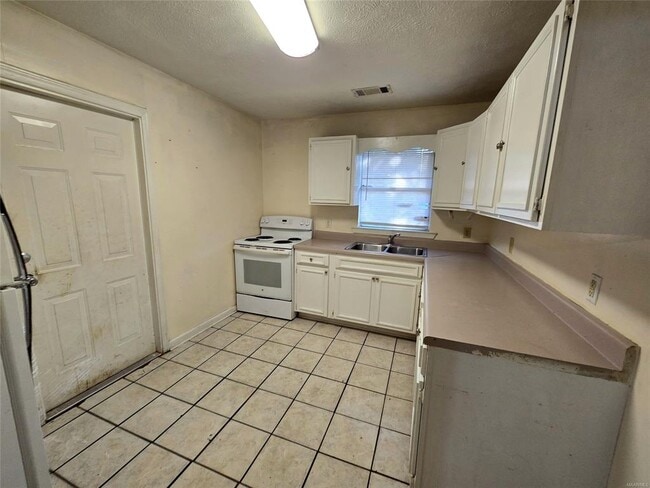 Photo - 222 Empire Rd