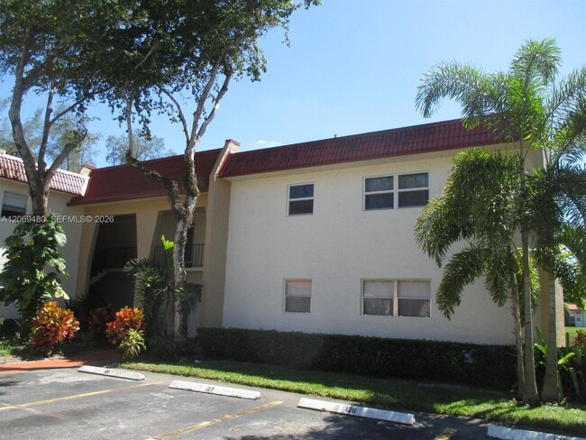 Building Photo - 212 Lake Frances Dr Unit 1