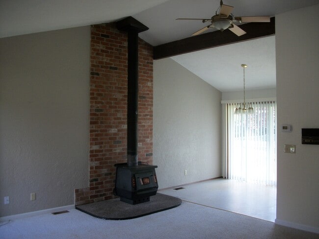 Photo - Tracyton Home! 2 Bedrooms with Large Fenced Yard