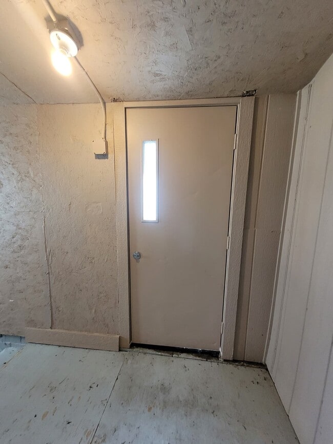 Building Photo - 516 N Wheeler Ave Rental