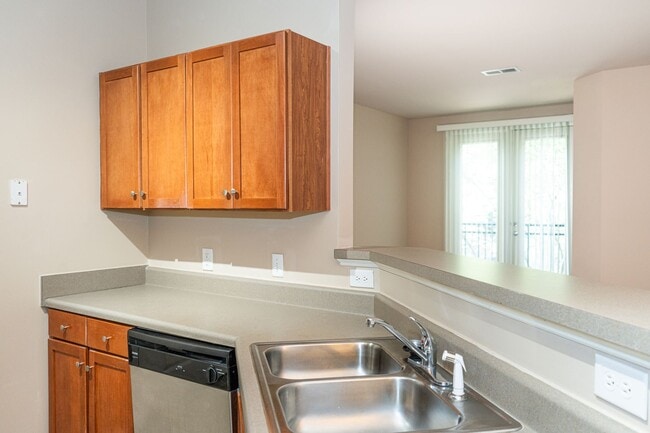 Photo - 770 Walker Square Unit #2B