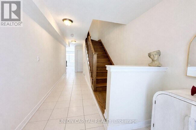 Photo - 136 Credit Ln