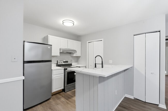 Photo - 8870 Pennsbury Pl