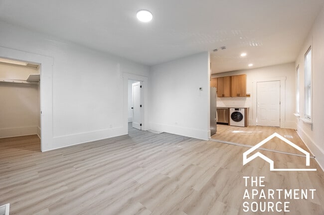 Photo - 2301 N Leavitt St