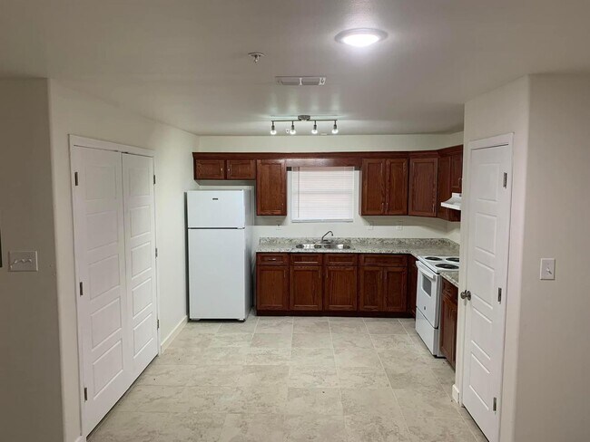 Photo - 3301 S Louisiana Ave Unit Apt 4